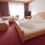 Hotel Alpenfriede Jerzens