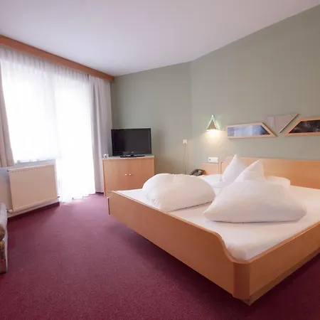 Hotel Alpenfriede Jerzens