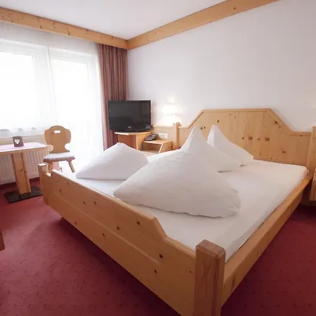 Hotel Alpenfriede 3*